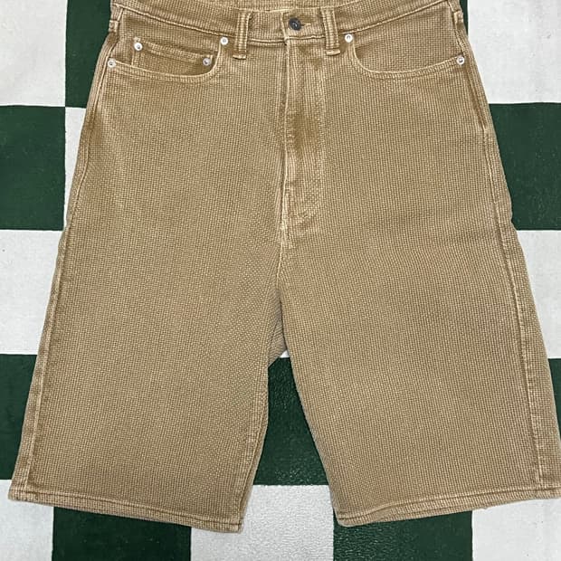 뤠쓰 사시코 쇼츠 카멜