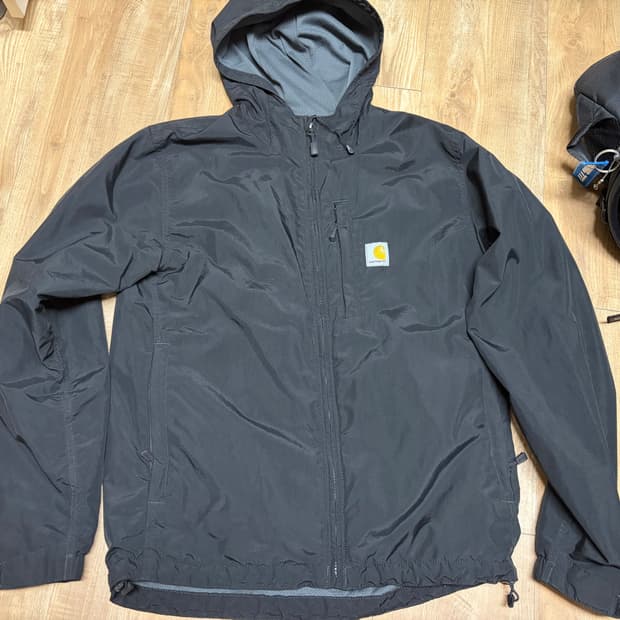 칼하트 레인디펜더 바람막이 S사이즈 