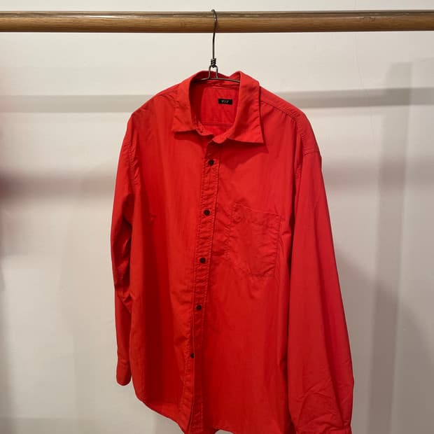 W.L.T red shirt
