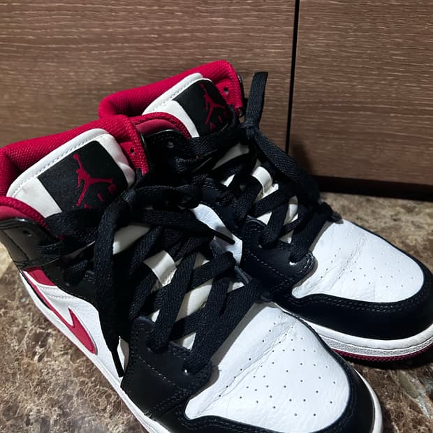 나이키 조던 미드 짐레드 블랙 235mm