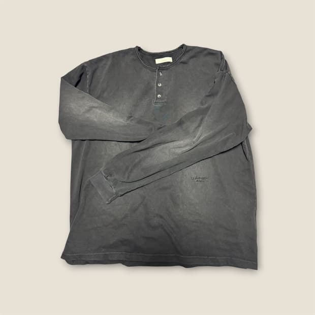 언더마이카 헨리넥 블랙