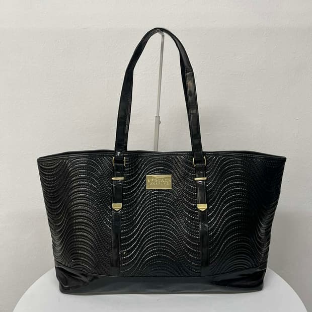 베르사채 페이던트 레더 쇼퍼백 토트백