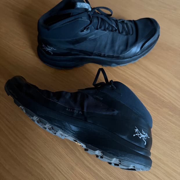 아크테릭스 에어리어스 FL MID GTX 285