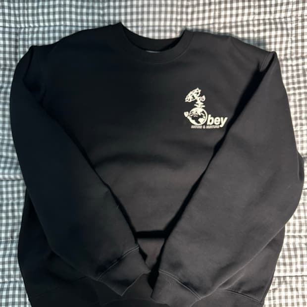 오베이 맨투맨 블랙 / L 사이즈