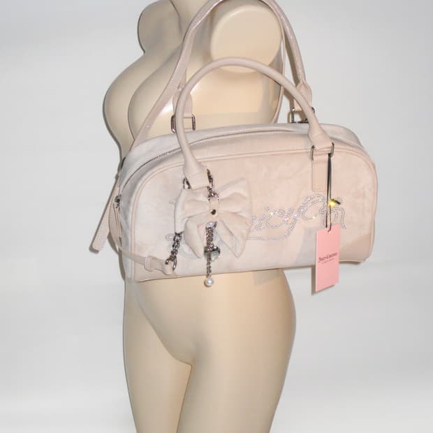 쥬시 꾸뛰르 핑크 벨로아 빅 숄더백 + 리본 챰