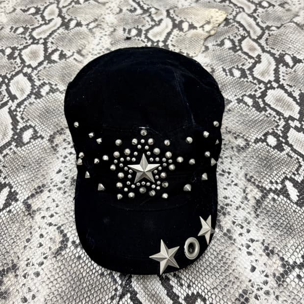 “Egoist” Punk&Y2K Mood Star Stud Cap