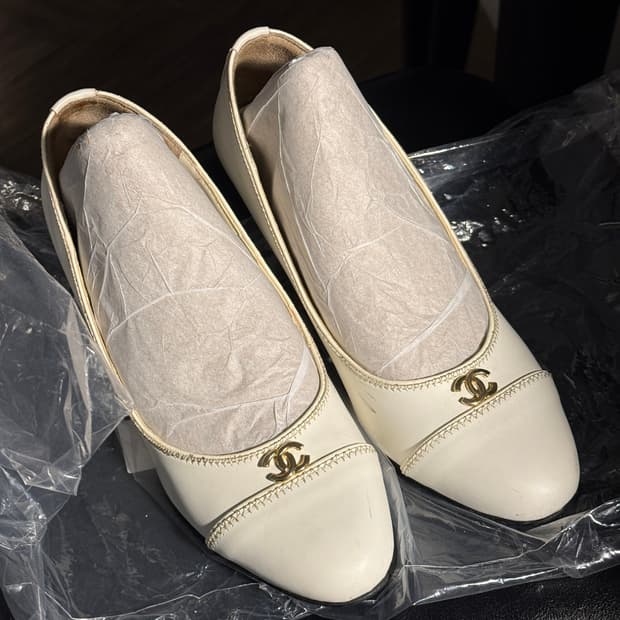 샤넬 펌프스 힐 구두 37.5 베이지 화이트