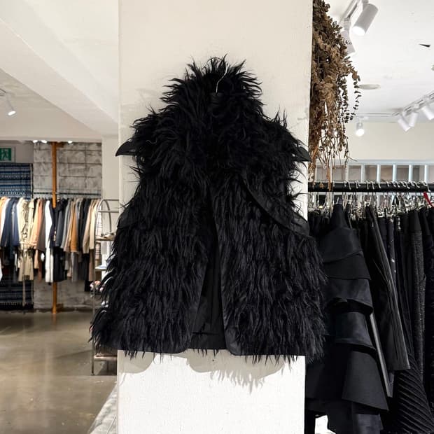 보테가베네타 블랙 모헤어 퍼 크롭 베스트