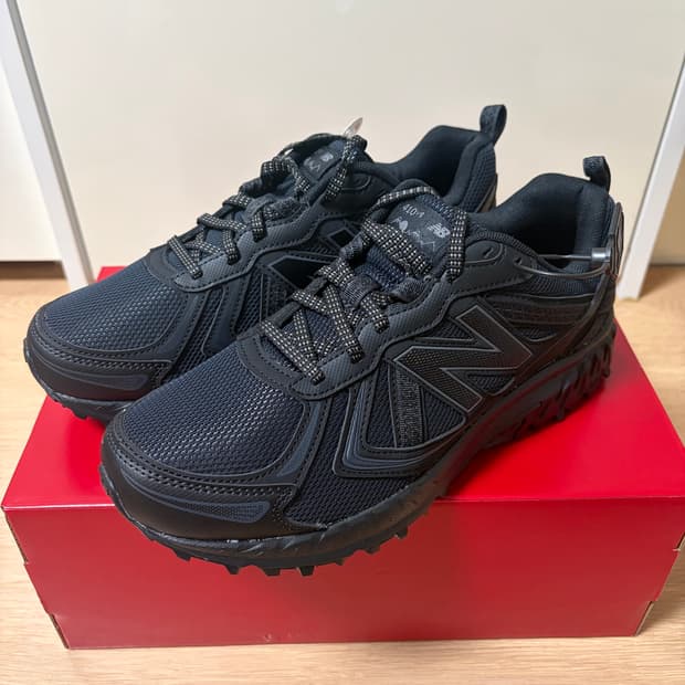 뉴발란스 410v5 블랙 260