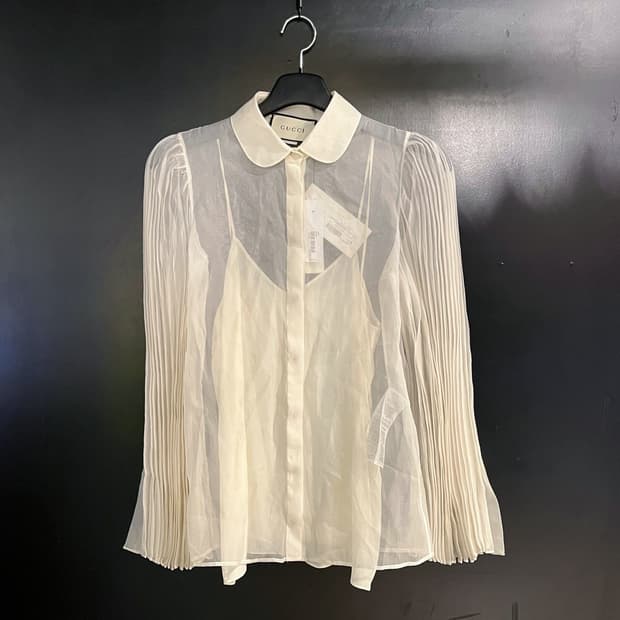 구찌 플리츠 슬리브 화이트 셔츠