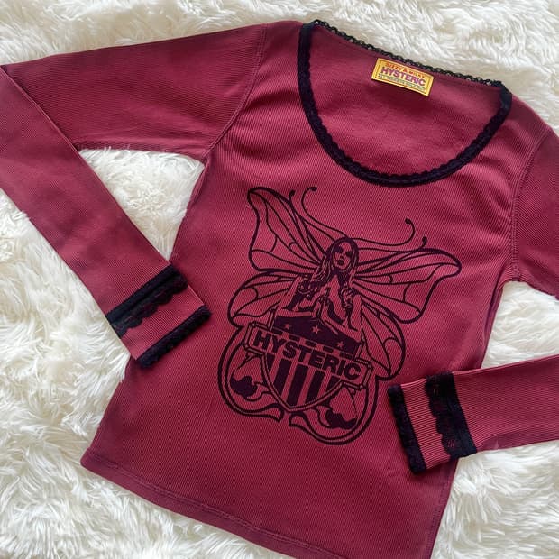 (2025 신상) 히스테릭 글래머 레비테이티드 걸 치비 티셔츠 롱 슬리브