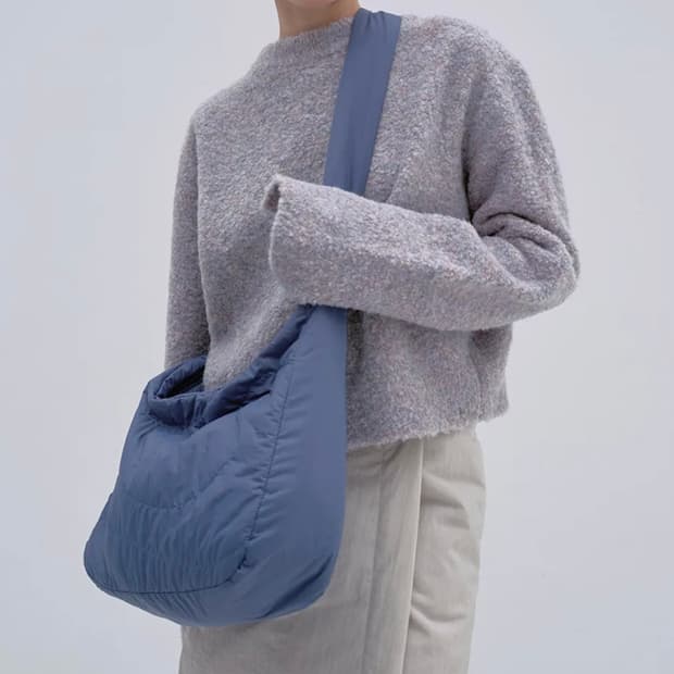 ACOC curved pattern Quilted bag