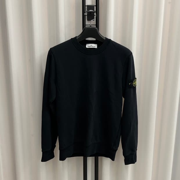 스톤아일랜드 와펜 맨투맨 블랙 (L)