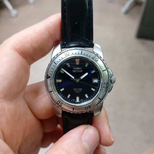 SECTOR ADV 5500 남성 가죽 시계