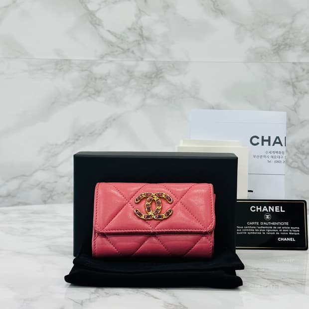 샤넬 19 카드지갑 핑크
