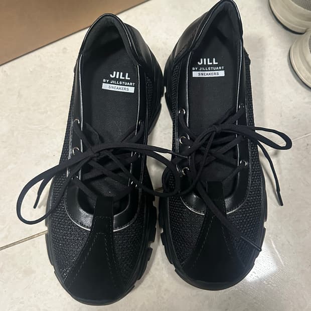 질스튜어트 신발 240