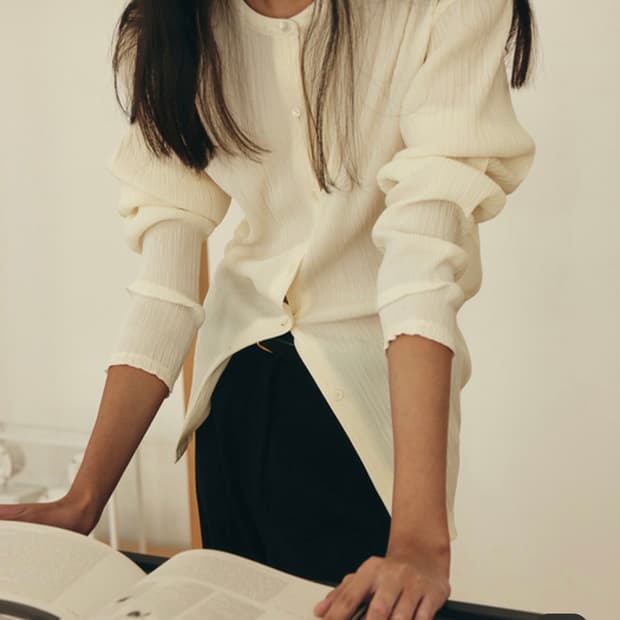 르셉템버 마테라 플리츠 셔츠 아이보리 새상품 판매