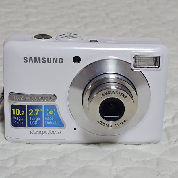 삼성 케녹스 S1070 디지털 카메라