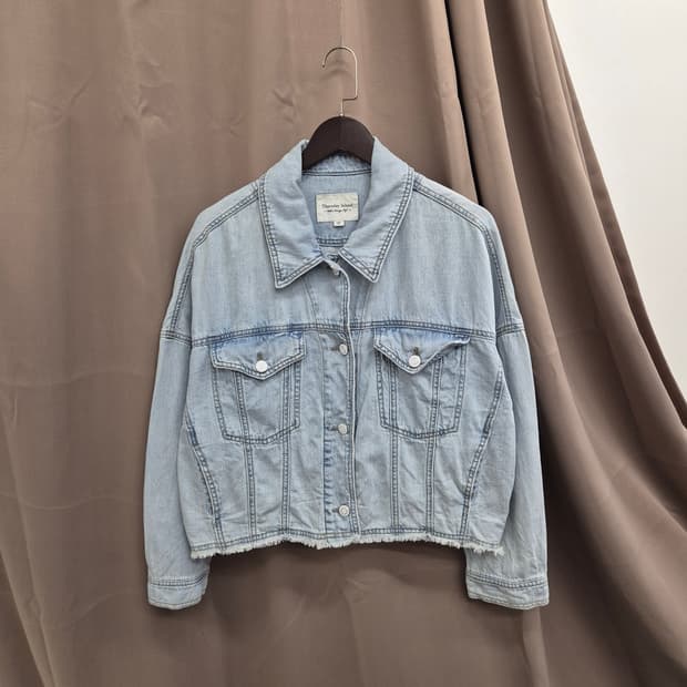Thursday Island 루즈핏 크롭 데님자켓 S