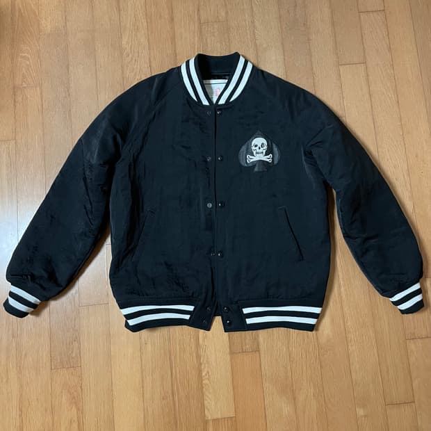 블랙아웃 스타디움 자켓 블랙 m사이즈