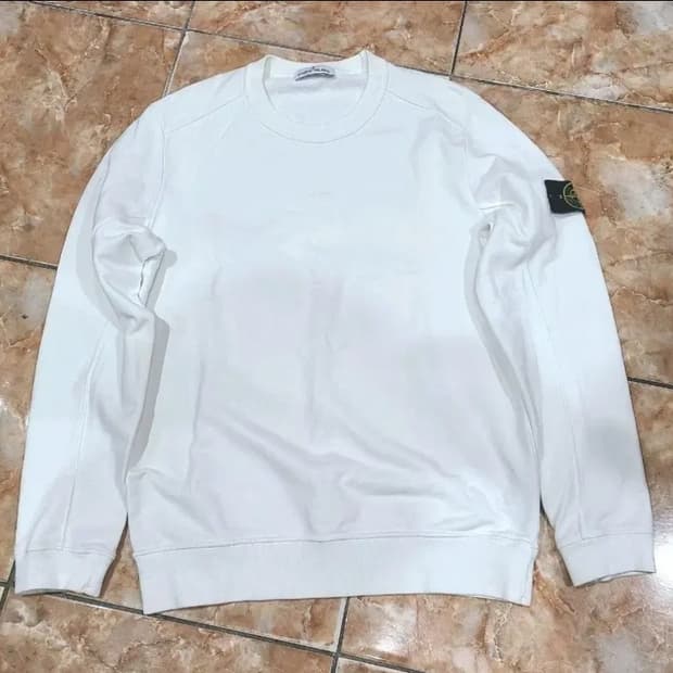 스톤아일랜드 화이트 맨투맨 티셔츠 