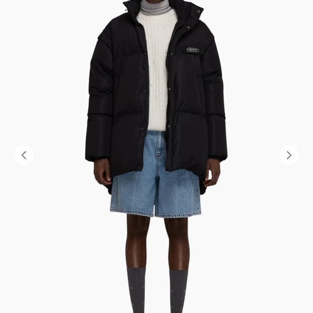 [40] 김해김 24fw 메탈 로고 패딩