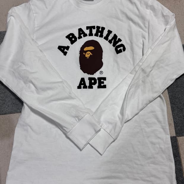 베이프 컬리지 롱슬리브 흰색 L