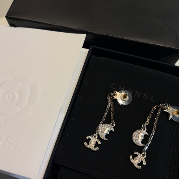 샤넬 CC로고 펄 드롭 귀걸이