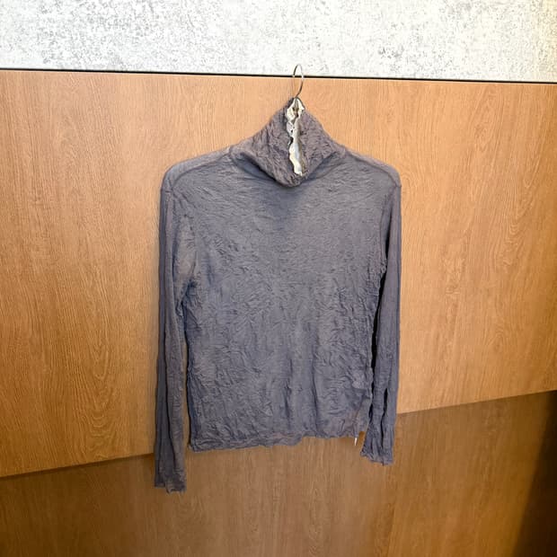 빈티지 터틀넥 티셔츠 크링클 텍스처 레이어드 디테일 라이트 퍼플