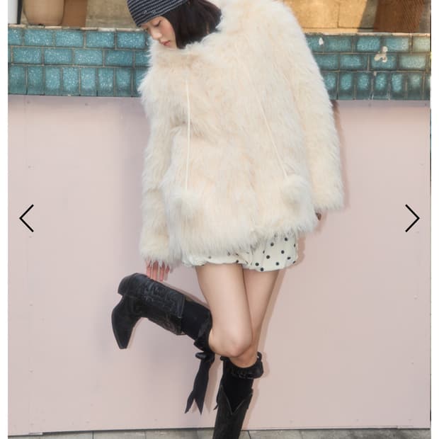 샤키리 폼폼 퍼 후드 자켓 아이보리