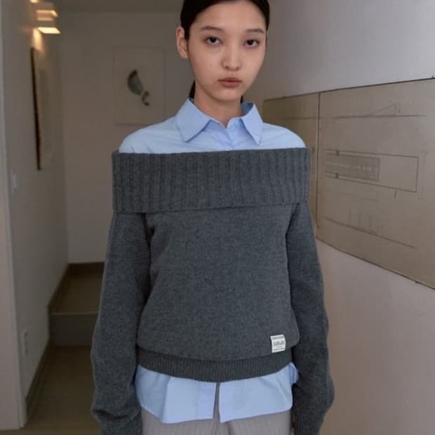 시눈 오픈숄더 니트