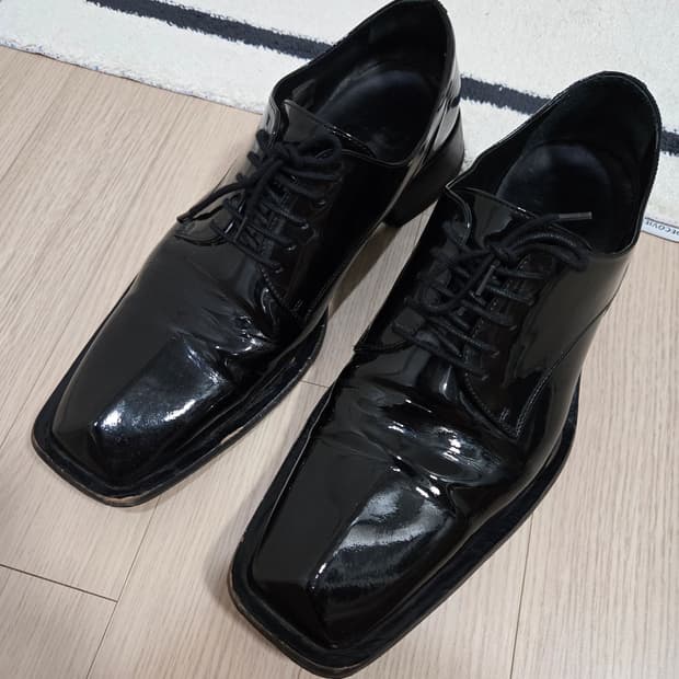 마틴로즈 삼각 스퀘어토 페이던트 더비