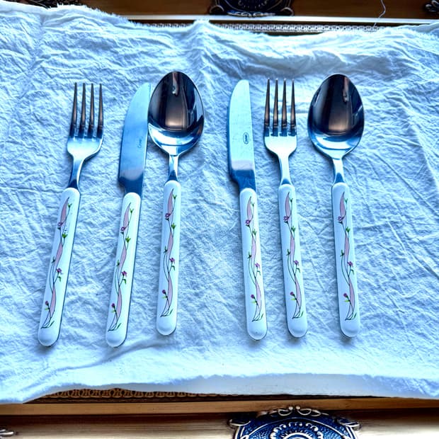 존슨 브라더스 Eternal Beau이터널뷰커트러리 2세트 판매