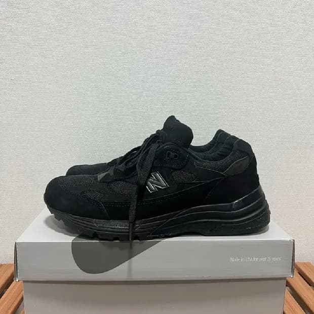 뉴발란스 992 코어블랙 285