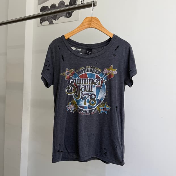 MOUSSY 펀칭 프린팅 티셔츠