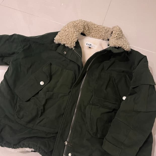 LAP 카키 퍼 아우터