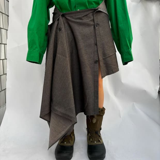 0tape 공테잎 FRINGE BUTTON SKIRT GRAY