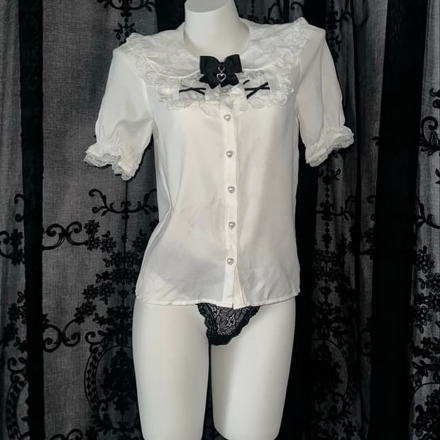 white lace ribbon blouse