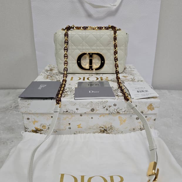 디올 카로백 스몰 판매