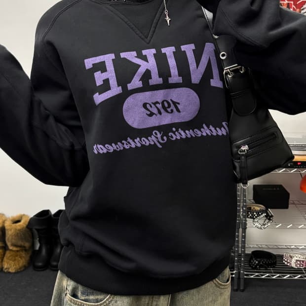 나이키 00s 스펠로고 맨투맨