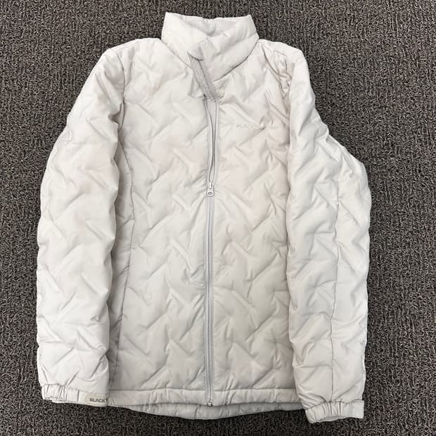 블랙야크 퀄팅 여성 구스다운 패딩 아이보리 90(S)