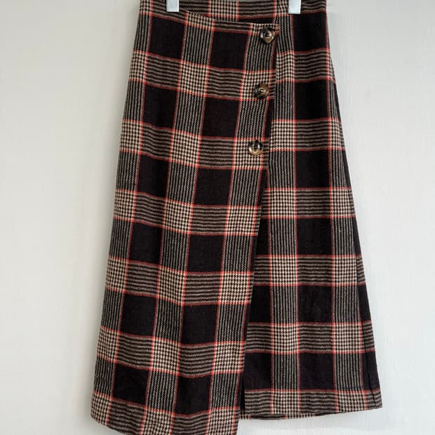 브라운 체크 랩 스커트