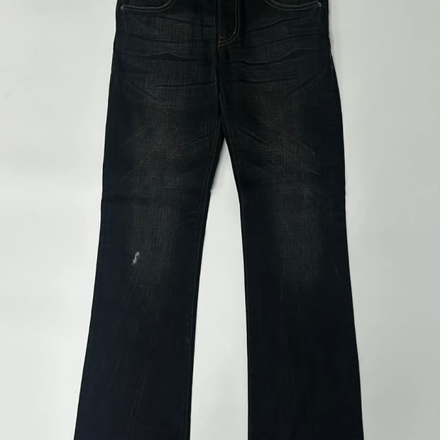 [M] 시멘틱 디자인 백 짚 부츠컷 플레어진 데님 팬츠