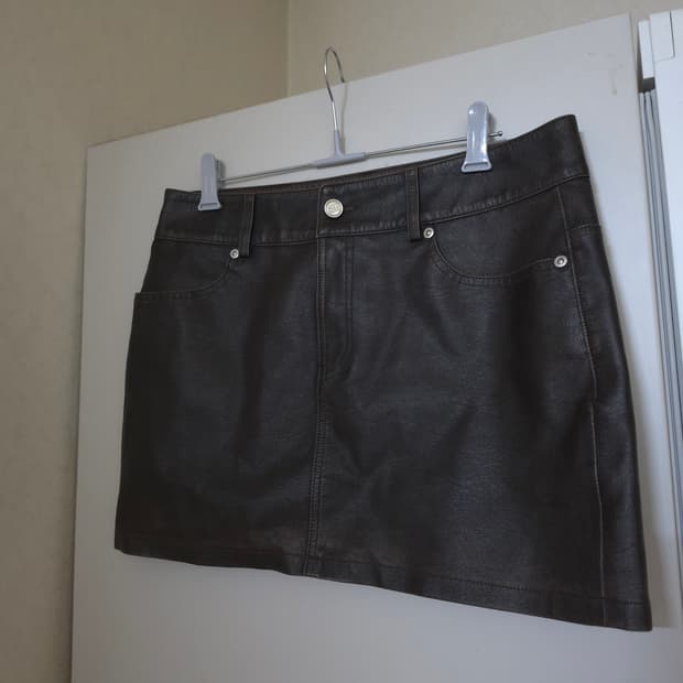 그로브 레더 미니스커트