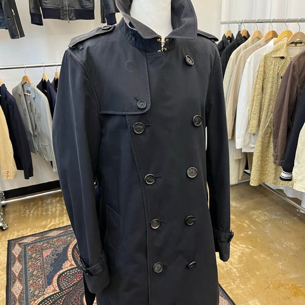 버버리 샌드링엄 트렌치 코트 블랙