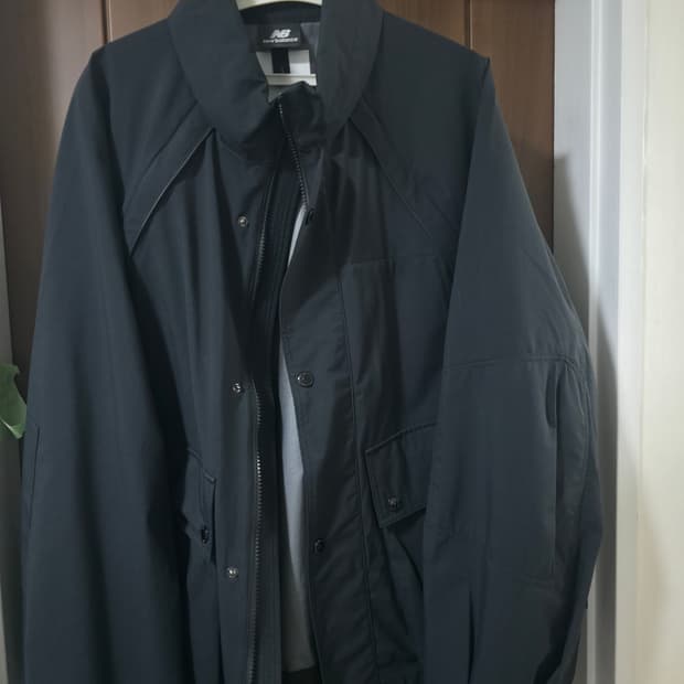 뉴발란스x이스트로그 고어텍스 파일럿 점퍼 블랙 L