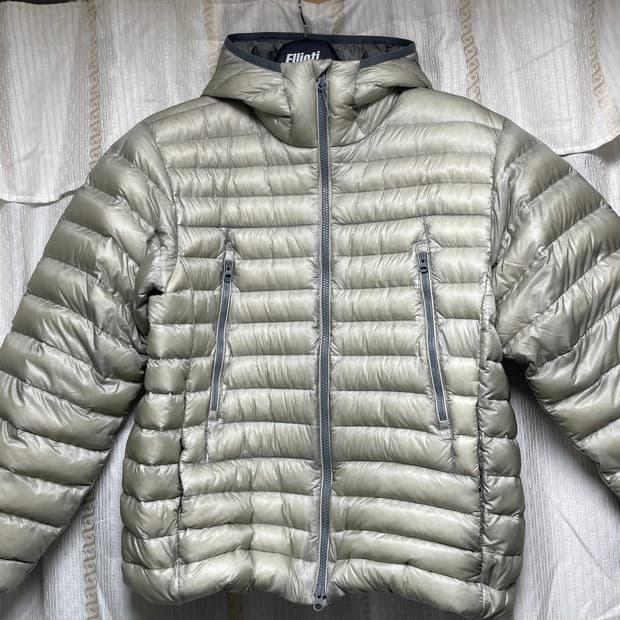 무신사 스탠다드 시티 레져 후디드 라이트 다운 재킷 라이트 그레이