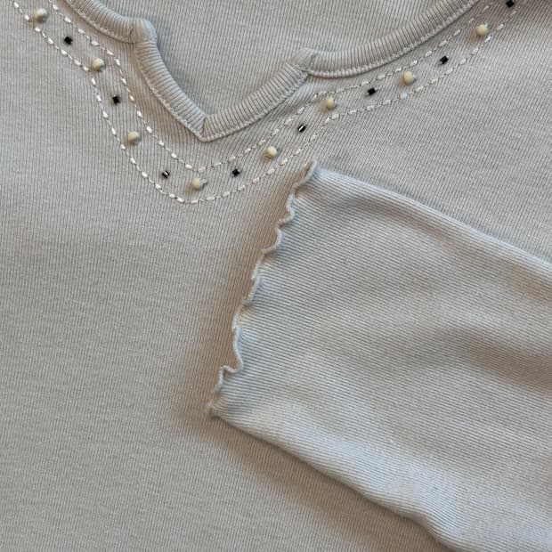 TIGI 영국 조약돌 자수 7부 티셔츠