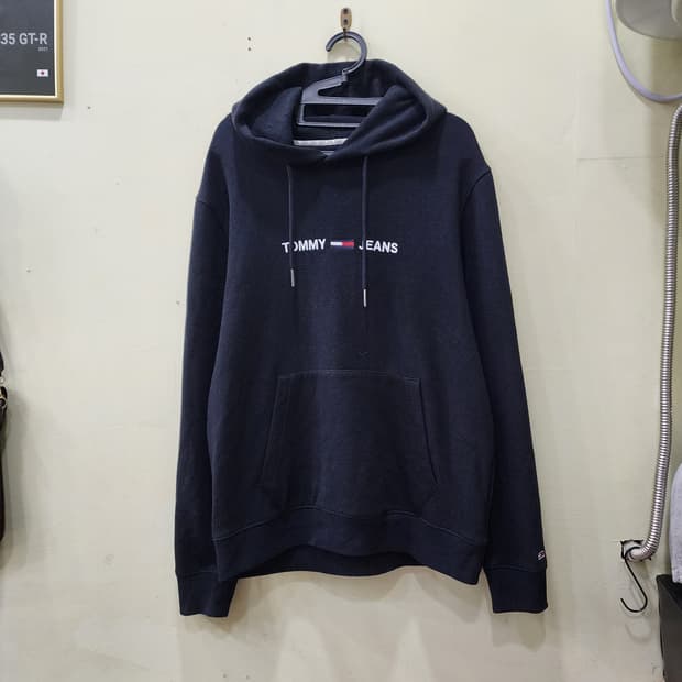 [L] TOMMY JEANS 로고 후드티 (네이비)