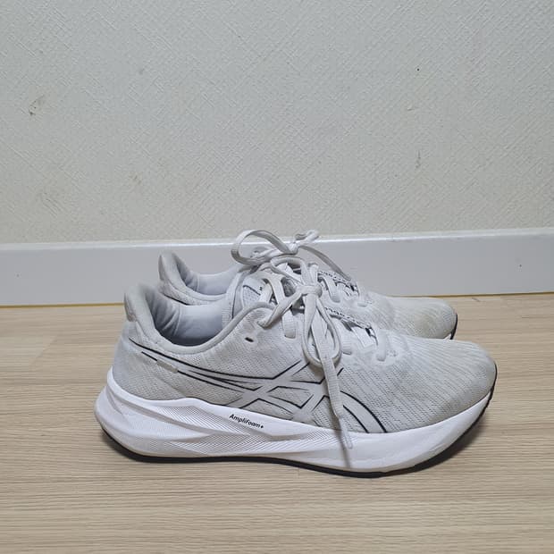 아식스 베르사블라스트4 러닝화 280